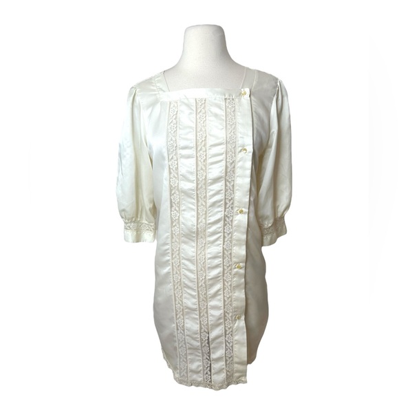 VINTAGE NIGHTGOWN BY CAROLE HOCHMAN FOR CHEVETTE. - Picture 1 of 9